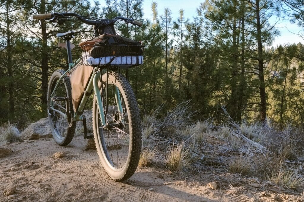Front end view of a Surly Grappler front basket rack.